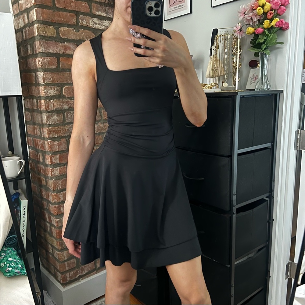 Elegant Black Sleeveless Dress
